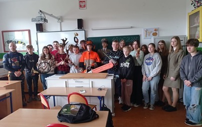 Zdjęcie do SPOTKANIE Z &Oacute;SMOKLASISTAMI W OKONKU I Ż&Oacute;ŁTNICY